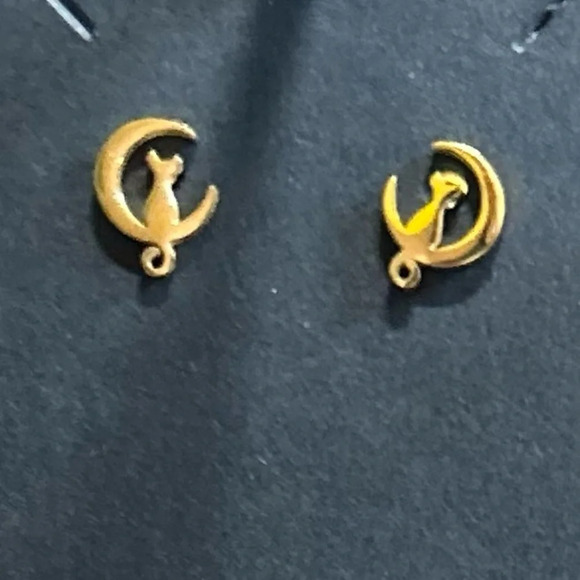 Stainless Steel Cat on Crescent Moon Stud Earrings | NEW Gold - Picture 4 of 7